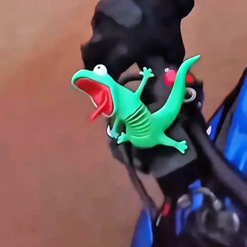Funny Gecko Spring Motorcycle Ornament, Wiggly Lizard Decoration, Novelty Gift for Motorcycle Riders