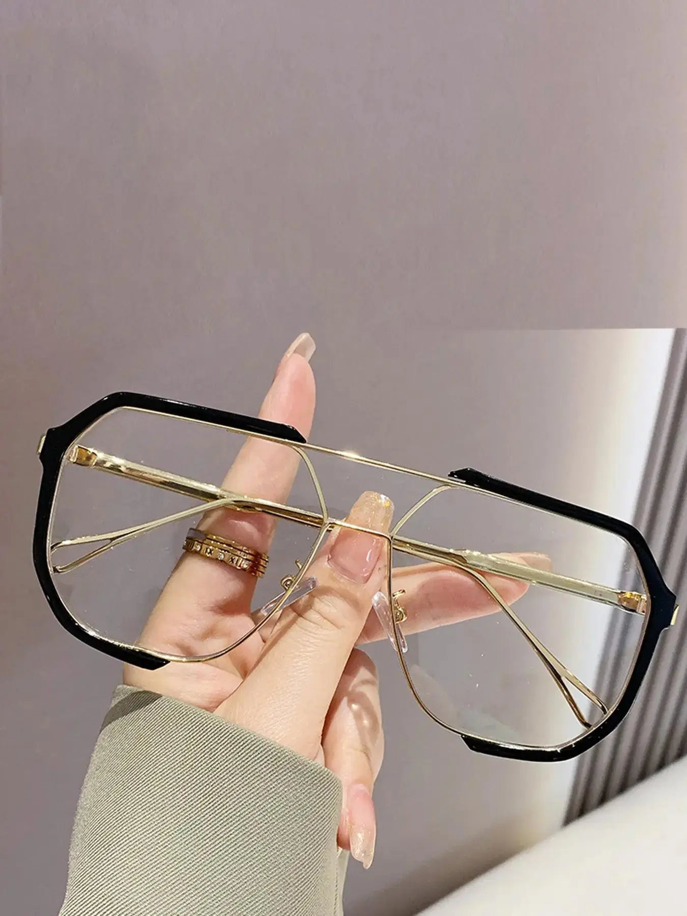 Modern Square Frame Fashion Glasses for Trendy Everyday Streetwear Style