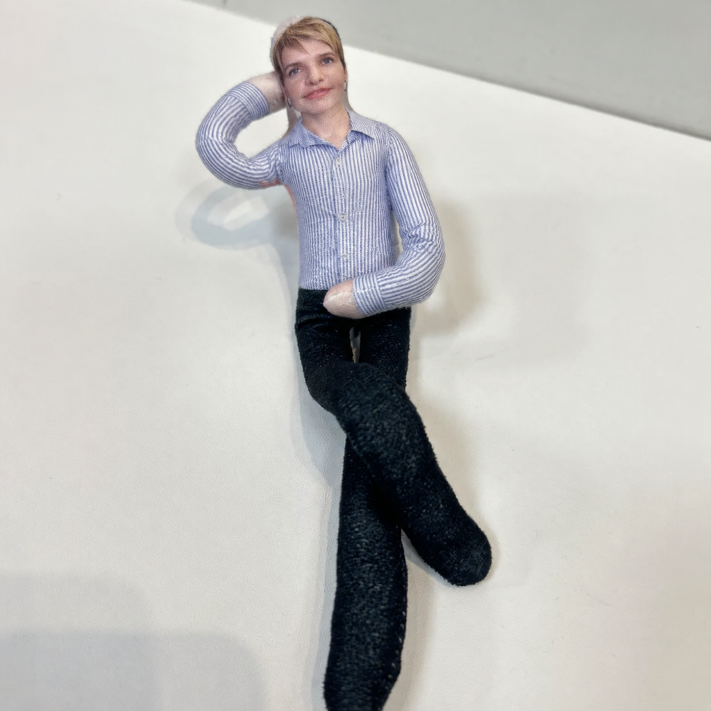 Personalized Photo Squishy Plush Doll, Waving Family Portrait, Unique Gift for Mom, Dad & Kids - 3